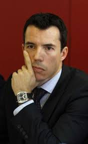 Aquí quien no trinca, vuela