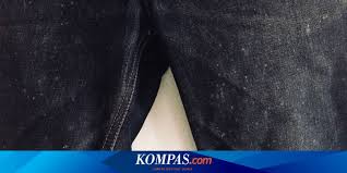 Rawat celana anda dengan mengetahui cara melipat celana jeans dan penyimpanan terbaik untuk gunanya adalah agar celana tidak menjadi lembap dan berjamur. Cara Menjaga Pakaian Agar Tetap Bebas Jamur Halaman All Kompas Com