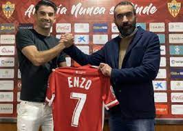 Jun 09, 2021 · enzo, hijo de zinedine zidane y canterano del real madrid hasta 2017, se encontraba sin equipo desde enero, cuando rescindió contrato con el almería. Enzo Zidane Enzo Alan Zidane Fernandez As Com