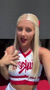 It’s game day huskers!!! I may have stolen an all girl froup for this one🤭  #gobigred #nebraska #nebraskacheer #cheer #cheerkeaders #stunting #coed  #allgirl #uca #