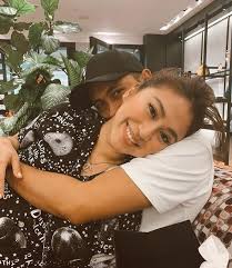 Lihatlah potret naysila mirdad kecil dengan pipi chubby yang menggemaskan. 7 Potret Tyna Kanna Ipar Naysilla Mirdad Yang Cantik Dan Memesona Merdeka Com