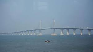 Jembatan qingdao haiwan membentang sepanjang 42,5 kilometer, 4 km lebih panjang dari pemegang rekor sebelumnya. Syarat Khusus Lintasi Jembatan Laut Terpanjang Di Dunia