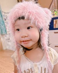 胖球人生- 買給姐姐們的IU演唱會同款帽帽，直接被山大王搶走了🤷 #她說因為她長得像IU啊🥰...