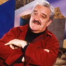 True legend & still with us Bernard Cribbins is 93 today, Film Radio & TV  actor and singer whose career spans seven decades Dr Who, The Carry-on's,  The Wombles, Wind in the