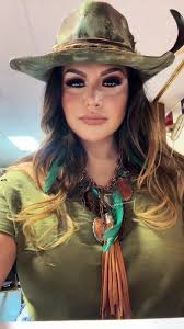 Evy Cruz🎚️ (@officialevycruz)’s videos with Logic Real