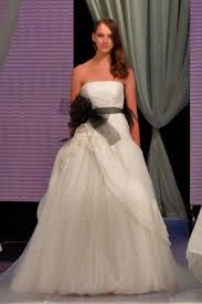 Try on a gorgeous vera wang white designer wedding gown today! Vera Wang S Wedding Gown Giveaway