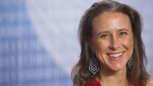 23andMe grabs former Genentech science boss, will develop drugs