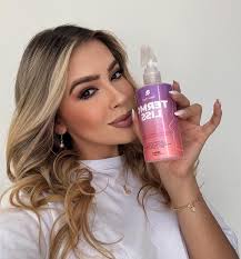 Estamos felices por nuestro nuevo lanzamiento este termoprotector no  solamente deja tu cabello divino si no que huele delicioso 🎀✨ . . . . . .  . Comenta “yo quiero” y te