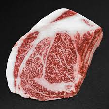 Medium rare steak on chopping board, beefsteak barbecue rib eye steak recipe, western steak, food, beef png. Rib Eye Vom Original Kobe Rind Aus Japan Purer Umami Geschmack
