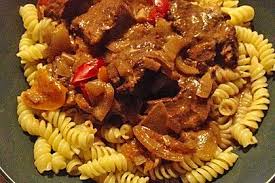 Rindergulasch Im Romertopf 1 Rindergulasch Gulasch Rezepte