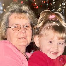 Hey we are the Roberts children lived part of our lives in Ritter Hollow &  Coon Branch.. unfortunately only two of us are living now Lonnie Roberts Jr  has passed