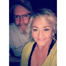 Give a classic dish new life with this CHICKEN POT PIE CRESCENT BRAID  recipe from Wine & Glue! RECIPE-->http://bit.ly/ZcydzF  PIN-->http://bit.ly/Zcydjg