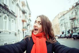 This is the first known selfie taken by robert cornelius in 1839. Selfie Sucht Wie Viele Selfies Sind Ungesund Brigitte De