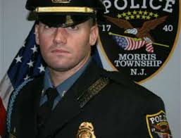 On His Last Day, Police Officer Gives Out Gift Cards Instead of Tickets