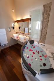 Please fix the following errors to continue about the chambre d'hôte du château. Chambre D Hotes Hote Des Portes Ile De Re Chambre D Hotes 1 Place Victor Dron 17880 Les Portes En Re Adresse Horaire
