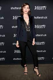 15 Reasons Everyone Needs A Leotard Alison Brie Leotard Outfit Brie