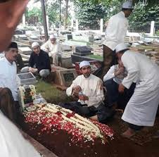 Download lagu habib ali zainal abidin mp3 gratis dalam format mp3 dan mp4. Ø§Ø¨Ùˆ Ø§Ù„ÙØ§ØªØ­ On Twitter Usai Upacara Pengkebumian Almarhumah Bonda Kepada Sayyidil Habib Ali Zaenal Abidin Al Hamid Di Kala Melihat Kekotoran Bahu Pada Jubah Al Habib Ali Pastinya Beliau Berkhidmat Dari Awal