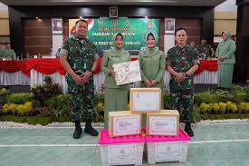 Pangdam II/Sriwijaya Kunker ke Kodim 0406/Lubuk Linggau Panglima Kodam II/ Sriwijaya Mayjen TNI Ujang Darwis, M.D.A., dan Ketua Persit KCK PD II/ Sriwijaya Ny. Desi Ujang Darwis melaksanakan kunjungan kerja ke Markas Kodim  0406/Lubuk