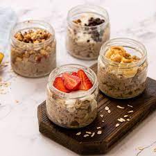 You're up before the sun rises and still i'll go over exactly how to pick and choose what works best for what you enjoy and what meets your caloric needs. Easy And Healthy Overnight Oats A Mind Full Mom
