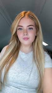 Valerie Minnick's Instagram, Twitter & Facebook