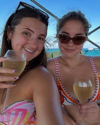 Seeing my favorite artist for 2 years in a row actually mind blowing and a  surreal experience. Spending it with my love makes it a million times  better. P.S. apologies for my