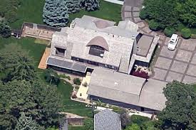 American businessman and philanthropist warren buffett's house is in omaha, ne. Warren Buffett House Latest Buffet Ideas
