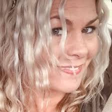 What wet dog food do you recommend for chiweenies as treats?