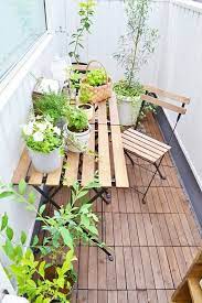 狭い空間もこんなにおしゃれに バルコニーd i y キナリノ ベランダガーデン ガーデニング ベランダ ikea ガーデニング