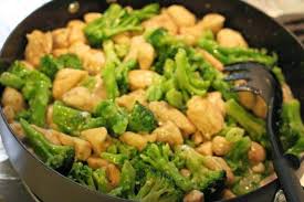 Garlicky Chicken With Broccoli Recipe Panlasang Pinoy Recipes Recipe Broccoli Recipes Chicken Broccoli Recipes