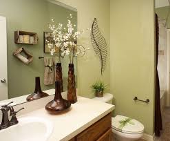 Flower Vases And Wired Craft For Bathroom Decorating Ideas On A Budget Decolover Net Bathroom Decor Bathroom Crafts Diy Bathroom Decor