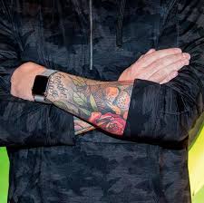 Carson Daly S Tattoos Have Wild Backstories What Carson Daly S Sleeves Mean