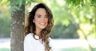 Oyuncu yeliz şar ve iş insanı sadettin saran, 2019 yılında 6 ay birlikte oldu.aşklarını gözlerden uzak yaşamayı tercih eden yeliz şar ve sadettin saran, bu süre zarfında basına görüntü vermedi. Yeliz Sar Annesi Icin Dua Istedi Son Dakika Magazin Haberleri