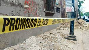 Las víctimas restantes están siendo sacadas de un edificio de oficinas en la. Los Famosos Reaccionan Consternados Tras Fuerte Sismo En Mexico Mamaslatinas Com