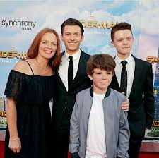 Pin By Louise Mariotto On Tom Holland Tom Holland Tom Holland Spiderman Spiderman