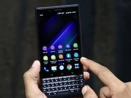 12 mp (f/1.8, 1/2.3″, 1.28µm, dual pixel pdaf) + 12 mp primary camera, 8 mp front camera, 3500 mah battery, 128 gb storage, 6 gb ram, corning gorilla glass 3. Blackberry Key2 Le Price In India Specifications Comparison 3rd August 2021