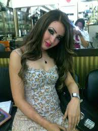 انا اجذبها و امشى معاها Arab Women Fashion Women
