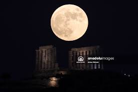 Lo característico de esta luna, además de su tamaño, es su color la superluna de fresa debe su nombre a que la recolección de esta fruta suele darse a finales de junio, aunque ya se siembra en cualquier época del. Ci1gmya5oeejqm