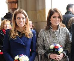 Mas, como membros da família real britânica, estamos realmente surpresos? Fotos Princesas Beatrice E Eugenie Visitam Alemanha