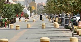 استغلت شركة طيران الإمارات (الخطوط الجوية الإماراتية) قرار حظر وجود الأجهزة الإلكترونية الأكبر من الهاتف الذكي، في كابينة الركاب على متن تسع خطوط جوية تنطلق من عشرة مطارات في الشرق الأوسط. Ø§Ù„Ø³Ø¹ÙˆØ¯ÙŠØ© ØªØ²ÙŠØ¯ Ø³Ø§Ø¹Ø§Øª Ø­Ø¸Ø± Ø§Ù„ØªØ¬ÙˆÙ„ Ù…Ø§ Ø§Ù„Ø¬Ø¯ÙŠØ¯ Ø§Ù„Ø®Ù„ÙŠØ¬ Ø£ÙˆÙ†Ù„Ø§ÙŠÙ†
