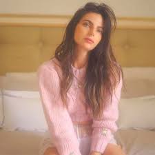Maar wie is kelly piquet eigenlijk? Vriendin Max Verstappen Wie Is De Vriendin Van Max Verstappen