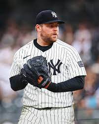 BREAKING: Yankees land David Bednar 🚨 The Yankees have acquired two-time  All-Star closer David Bednar from the Pirates in exchange for top catching  prospect Rafael Flores, per Jeff Passan.