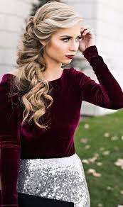 The best thing about this hairstyle for long, curly hair is that it's, like, deceivingly easy to recreate. 34 Easy Homecoming Hairstyles For 2020 Short Medium Long Hairstyles Style Easily