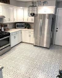 Kitchen Flooring Ideas It S A Good Idea To Select Your Flooring At The Same Time As Your Kitchen Cabinet Kitchen Tile Diy Kitchen Floor Tile Kitchen Flooring