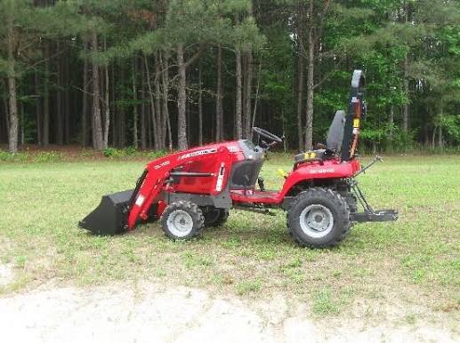 Massey Ferguson GC2600 Tractor