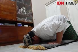 Sheikh mishary rashid al afasy. Keutamaan Baca 10 Ayat Pertama Surah Al Kahfi Di Hari Jumat