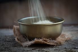 Coucou, mes divas voici comment rajeunir la peau du visage de 10 ans alors ⬇️⬇️ déroule la barre pour plus d'infos ⬇. Madagas Care Cosmetiques L Eau De Riz Geste De Beaute Ancestral