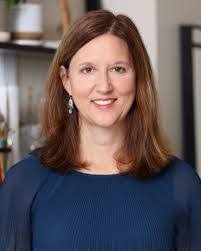 Lisa Donohue's Instagram, Twitter & Facebook