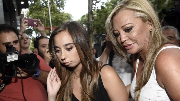 Andrea Janeiro pide con un comunicado 'vivir en el más estricto anonimato'