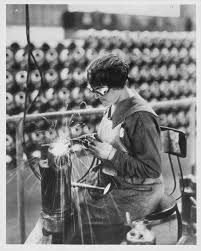 What Women S Work Looked Like 100 Years Ago Women In History History Photos Of Women