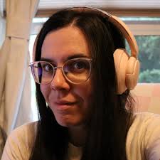 🍂 🍂 Selfie Sunday 🍂 🍂 Hi! I'm Aly, otherwise ananxiousgamer